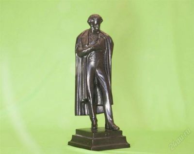 Лот: 906319. Фото: 1. "Пушкин" чугун Касли 1984 год. Скульптуры