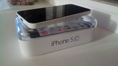 Лот: 8648031. Фото: 1. Iphone 5c 8gb. Смартфоны