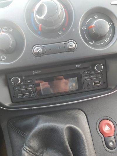 Лот: 25384838. Фото: 1. штатная автомагнитола Renault. Автомагнитолы