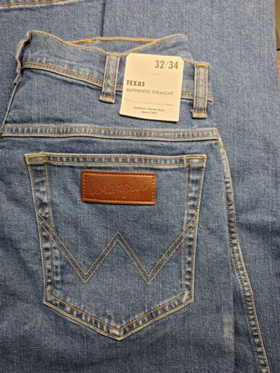 Лот: 24688683. Фото: 1. Джинсы мужские Wrangler Texas... Брюки, джинсы, шорты
