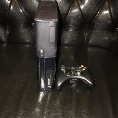 Лот: 10777479. Фото: 1. Microsoft Xbox 360. Игровые приставки, консоли