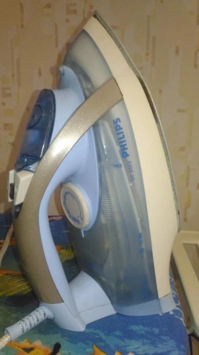 Лот: 8605805. Фото: 1. Утюг Phillips. Утюги, парогенераторы, отпариватели