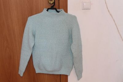 Лот: 22177592. Фото: 1. Свитер для девочки. Свитера, худи, толстовки