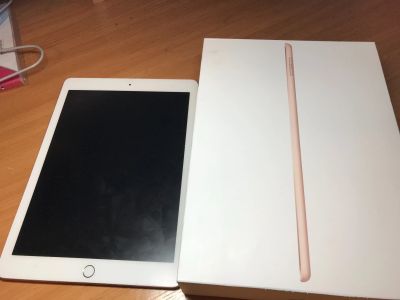 Лот: 12105478. Фото: 1. iPad 2018 WiFi 32gb. Планшеты