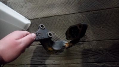 Лот: 12328322. Фото: 1. Кронштейн двигателя Mazda Familia. Запчасти