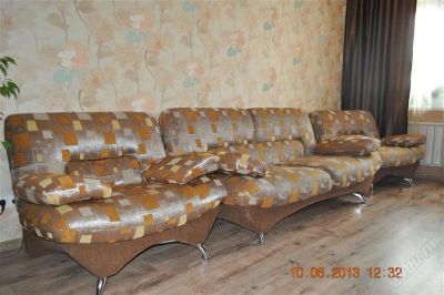 Лот: 2885407. Фото: 1. Мягкая мебель (диван + 2 кресла... Кресла, пуфы