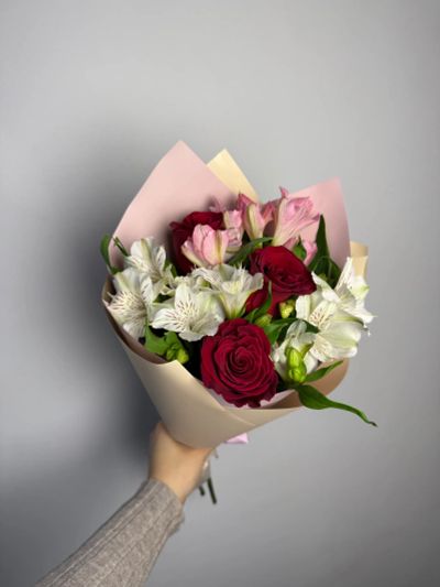 Лот: 25768647. Фото: 1. 2. Букет- комплимент сборный с... Свежие цветы