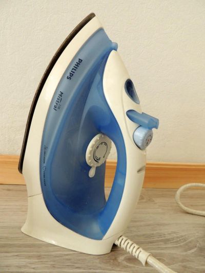 Лот: 4970801. Фото: 1. Утюг philips mistral 2100. Утюги, парогенераторы, отпариватели