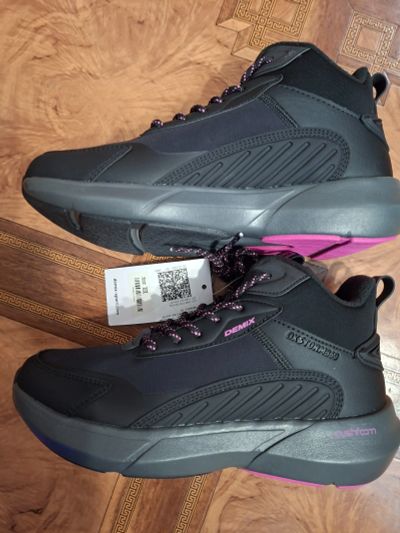 Лот: 25896579. Фото: 1. Кроссовки утепленные женские Demix... Кеды, кроссовки, слипоны