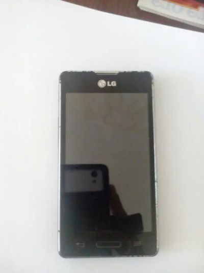 Лот: 7845965. Фото: 1. LG Optimus L5 II. Смартфоны