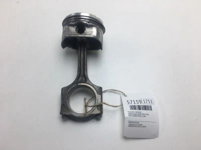 Лот: 20398603. Фото: 1. Поршень с шатуном Mazda Capella... Двигатель и элементы двигателя