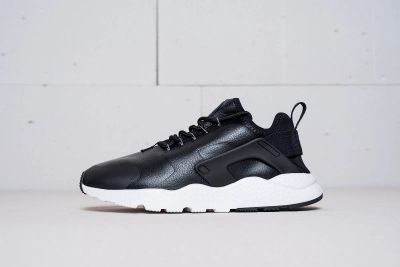 Лот: 11618398. Фото: 1. Кроссовки Nike Air Huarache Ultra. Кеды, кроссовки, слипоны