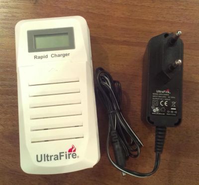 Лот: 7111090. Фото: 1. UltraFire WF-200. Зарядное для... Зарядные устройства, блоки питания для бытовой техники