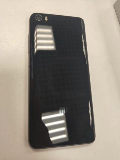 Лот: 14463344. Фото: 1. Xiaomi Mi5 64Gb Black (Б/У, отличное... Смартфоны