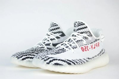 Лот: 16875709. Фото: 1. Кроссовки Adidas Yeezy 350 boost... Кеды, кроссовки, слипоны