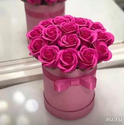 Лот: 13691815. Фото: 1. Букеты из мыльных роз в шляпной... Искусственные и сувенирные цветы