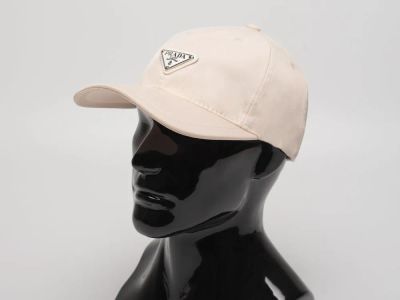 Лот: 22156625. Фото: 1. Кепка Prada. Шарфы, платки