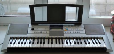 Лот: 4472576. Фото: 1. Синтезатор Yamaha PSR-E323 Обмен... Клавишные