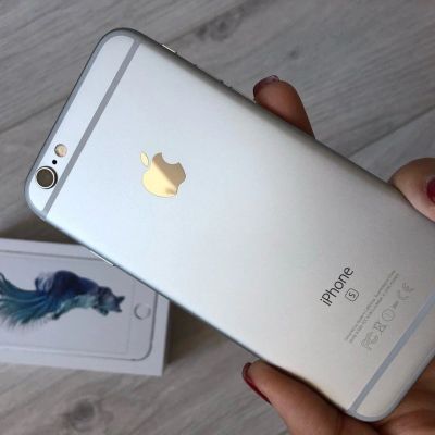 Лот: 11430575. Фото: 1. iPhone 6S 16gb. Идеальное состояние. Смартфоны