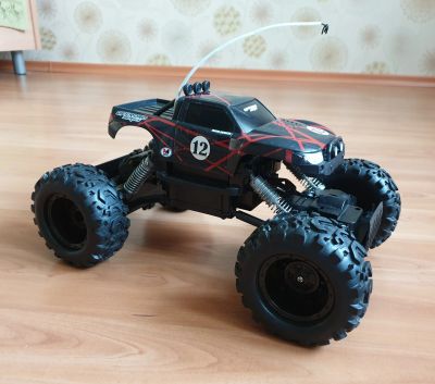 Лот: 15417614. Фото: 1. Машинка на РУ Maisto Rock Crawler... Машины и техника