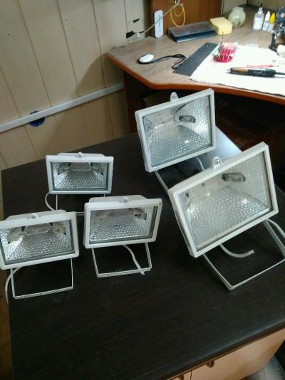 Лот: 13995426. Фото: 1. прожекторы галогенные одним лотом. Другое освещение