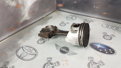 Лот: 23590680. Фото: 1. Поршень с шатуном Toyota Mark... Двигатель и элементы двигателя