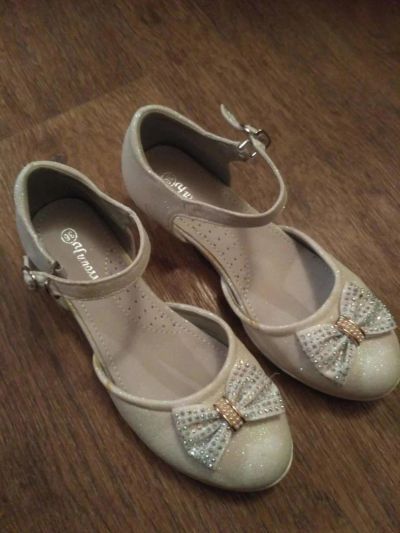 Лот: 11233279. Фото: 1. Туфли для девочки 36 размер. Туфли