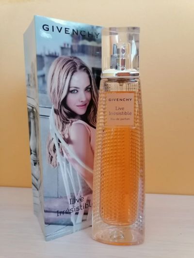 Лот: 17277365. Фото: 1. Туалетная вода Givenchy Live Irresistible. Женская парфюмерия