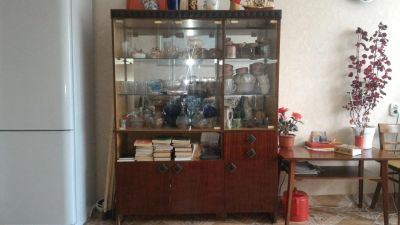 Лот: 7823877. Фото: 1. Сервант. Гостиные, стенки, горки