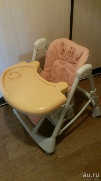 Лот: 10009882. Фото: 1. Стульчик для кормления Happy baby. Всё для кормления