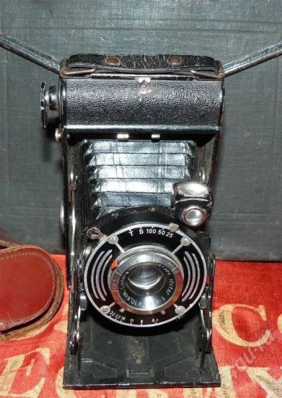 Лот: 22541. Фото: 1. Трофейный фотоаппарат гармошка... Плёночные компактные