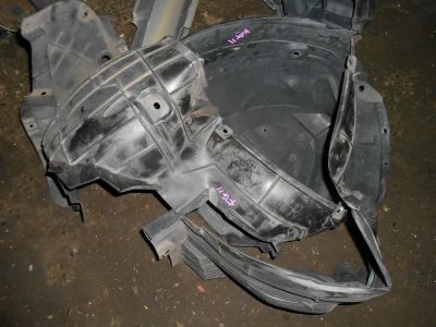 Лот: 20895990. Фото: 1. Подкрылок Nissan Bluebird Sylphy... Двигатель и элементы двигателя