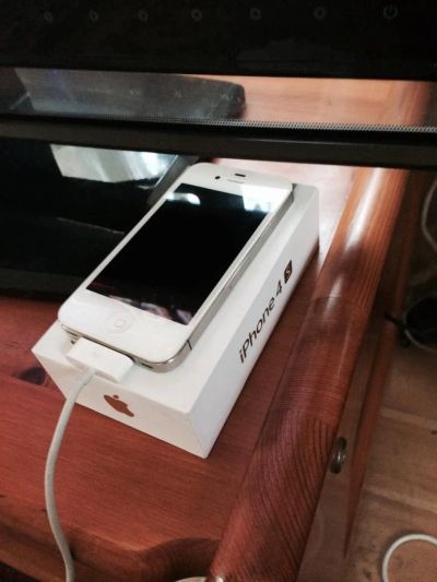 Лот: 5539585. Фото: 1. iPhone 4s 16gb. Смартфоны