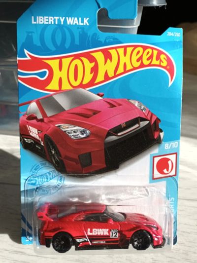 Лот: 18999680. Фото: 1. Hot wheels 2. Машины и техника