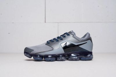 Лот: 11617795. Фото: 1. Кроссовки Nike Air VaporMax R. Кеды, кроссовки, слипоны