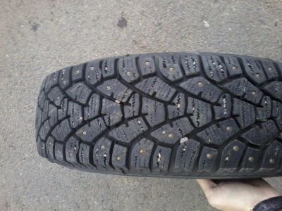 Лот: 3251325. Фото: 1. Комплект зимней шипованой резины... Шины