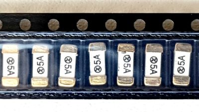 Лот: 17737657. Фото: 1. SMD предохранитель 5A, тип 1808... Другое (радиодетали  (электронные компоненты))