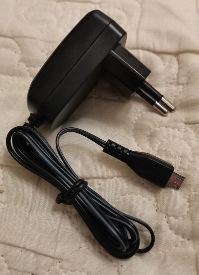 Лот: 19664327. Фото: 1. Сетевая зарядка Alcatel, microUSB... Зарядные устройства, блоки питания, адаптеры сетевые для смартфонов