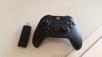 Лот: 10037117. Фото: 1. Беспроводной геймпад XBOX One. Аксессуары для игровых приставок, консолей, геймпады