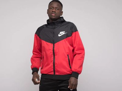 Лот: 17352361. Фото: 1. Ветровка Nike. Верхняя одежда