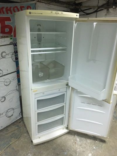 Лот: 12427699. Фото: 1. Б у холодильник lg no frost гарантия... Холодильники, морозильные камеры