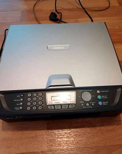 Лот: 25709305. Фото: 1. Мфу Brother MFC-215C принтер... МФУ и копировальные аппараты