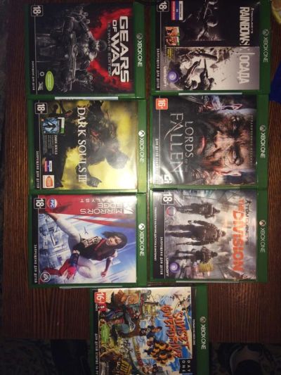 Лот: 9686778. Фото: 1. XBOX ONE на гарнтии +2 джоя... Игровые приставки, консоли