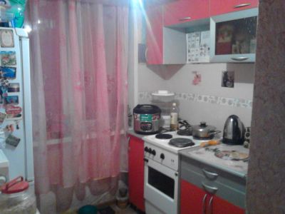 Лот: 10058058. Фото: 1. 3 комн. ул. А. Матросова, д. 5а... Квартиры, студии
