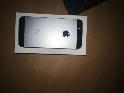 Лот: 11383160. Фото: 1. iPhone SE 32gb. Смартфоны