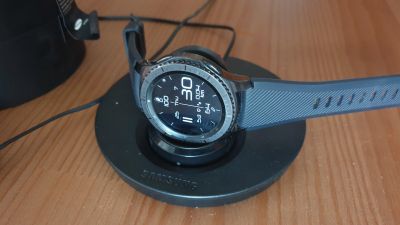 Лот: 14230370. Фото: 1. Смарт-часы Samsung Gear S3 Frontier. Смарт-часы, фитнес-браслеты, аксессуары
