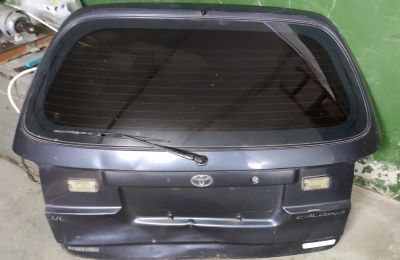 Лот: 15759535. Фото: 1. Задняя дверь Toyota Caldina. Кузов