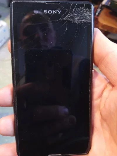 Лот: 11317615. Фото: 1. Sony D2203 Xperia E3 разбит экран... Смартфоны