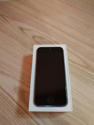 Лот: 11385488. Фото: 1. Айфон 5S silver 16gb. Смартфоны