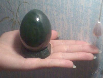 Лот: 74087. Фото: 1. яйцо из нефрита с подставкой из... Другое (сувениры, подарки)